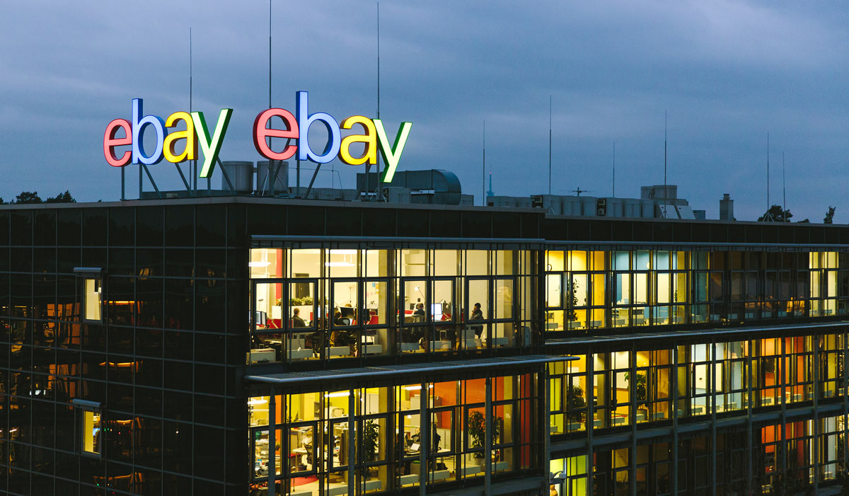 De stora e-handlarna ökar på Ebays marknadsplatser