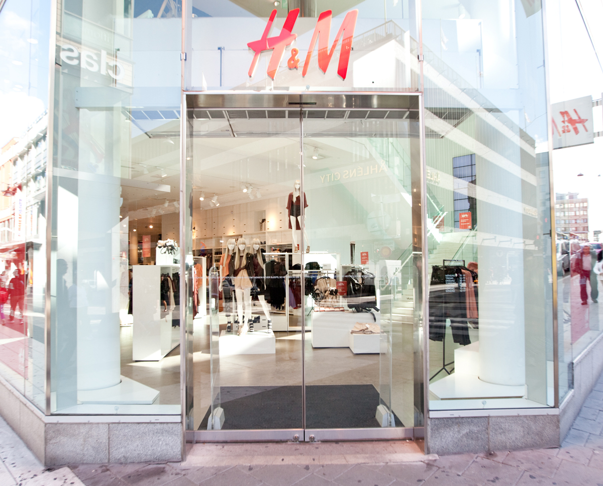 H&M anpassar klubben - papper ersätts med digitala checkar
