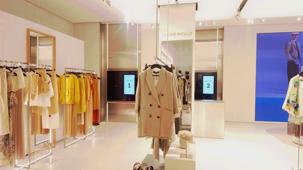 Robotar och smarta speglar i modejättens e-handelsbutik