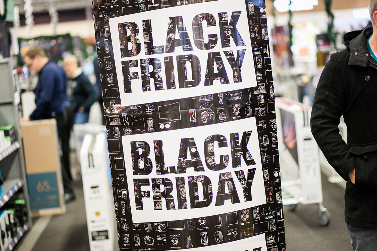 Black Friday: Elgiganten kör treskift för att klara e-handeln