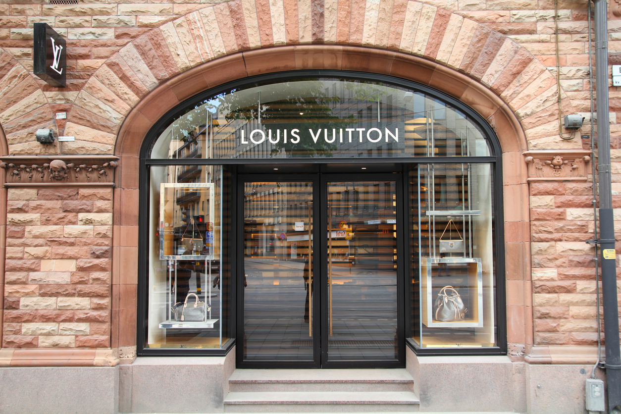 Louis Vuitton lanserar e-handel i Sverige