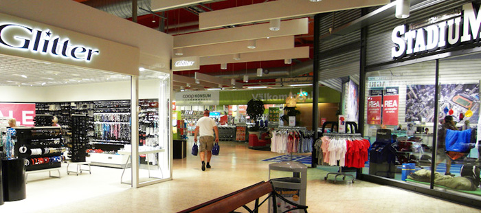 Allt fler svenskar använder butiker som showrooms