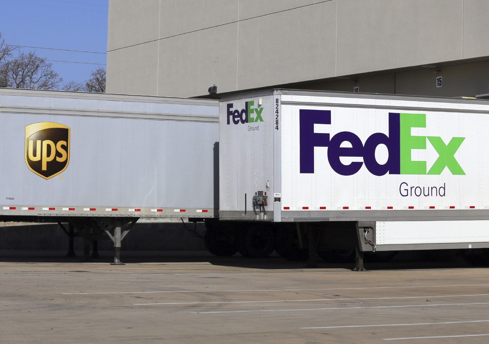 Amazon vill ersätta FedEx och UPS med egna leveranser