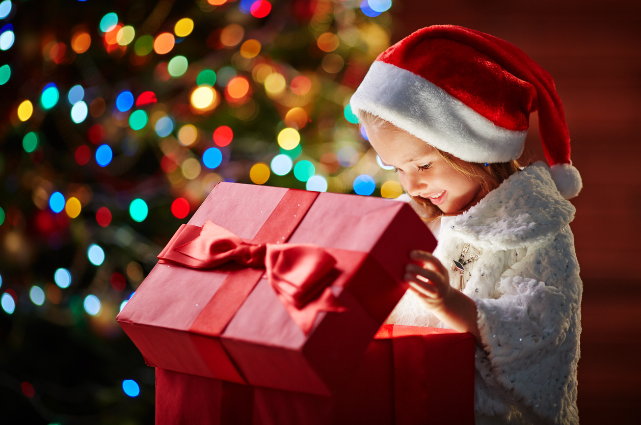 CoolStuff skänker julgåva till fattiga barn