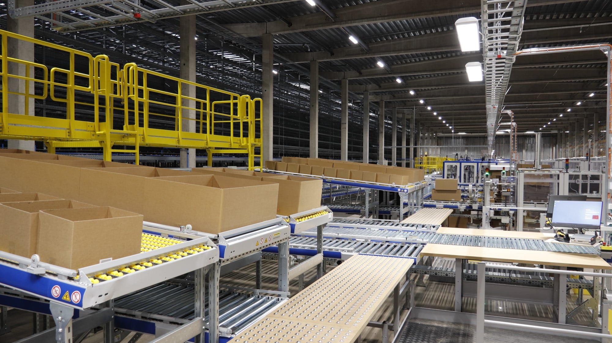 IKEA satsar på snabba leveranser – inviger automatiserat lager
